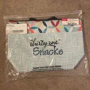 31 “snacks” thermal tote